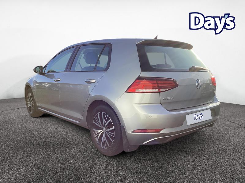 Used Volkswagen Golf 2017 for sale - 76508172: Photo 5