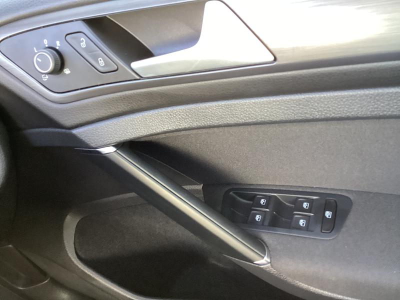 Used Volkswagen Golf 2017 for sale - 77148103: Photo 27