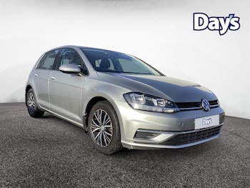 Used Volkswagen Golf 2017 for sale - 77148103: Photo