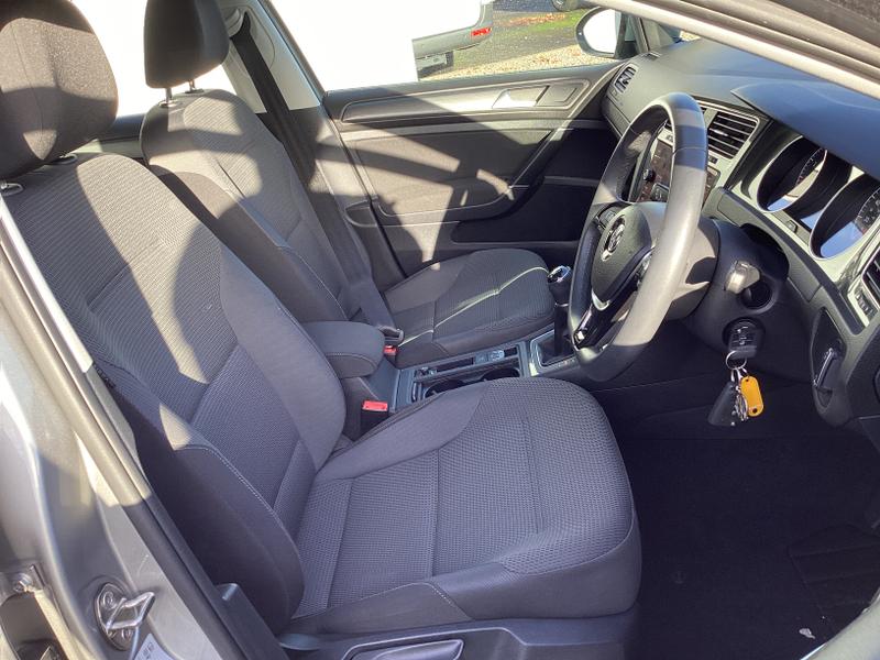 Used Volkswagen Golf 2017 for sale - 77148103: Photo 32