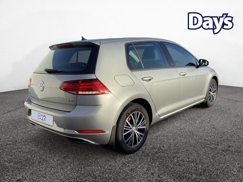 Used Volkswagen Golf 2017 for sale - 77148103: Photo 7