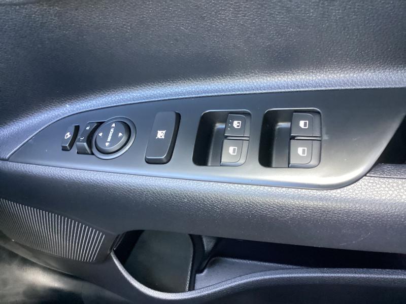 Used Kia Stonic 2023 for sale - 75632632: Photo 24