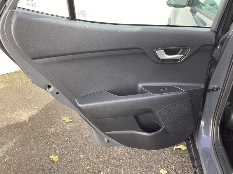 Used Kia Stonic 2023 for sale - 75632632: Photo 28