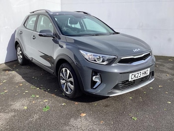 Used Kia Stonic 2023 for sale - 75632632: Photo