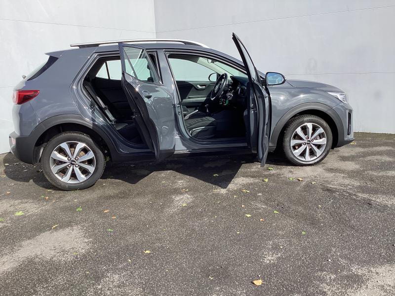 Used Kia Stonic 2023 for sale - 75632632: Photo 9