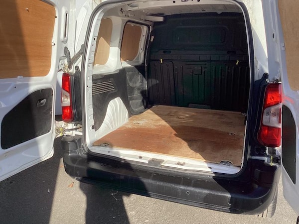 Used Peugeot Partner 2020 for sale - 76209333: Photo 31