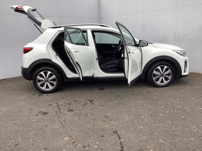 Used Kia Stonic 2023 for sale - 76056128: Photo 13