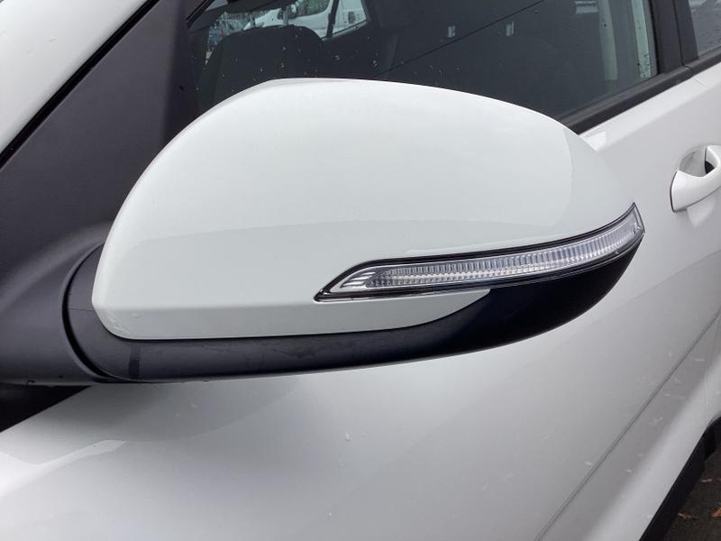 Used Kia Stonic 2023 for sale - 76056128: Photo 15