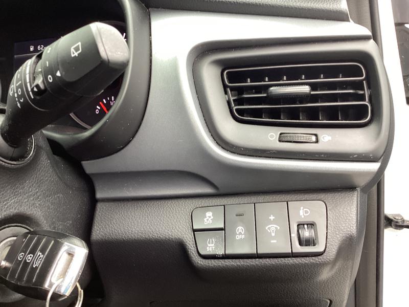 Used Kia Stonic 2023 for sale - 76056128: Photo 23