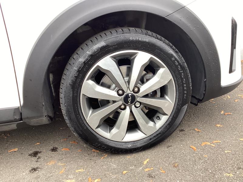 Used Kia Stonic 2023 for sale - 76056128: Photo 30