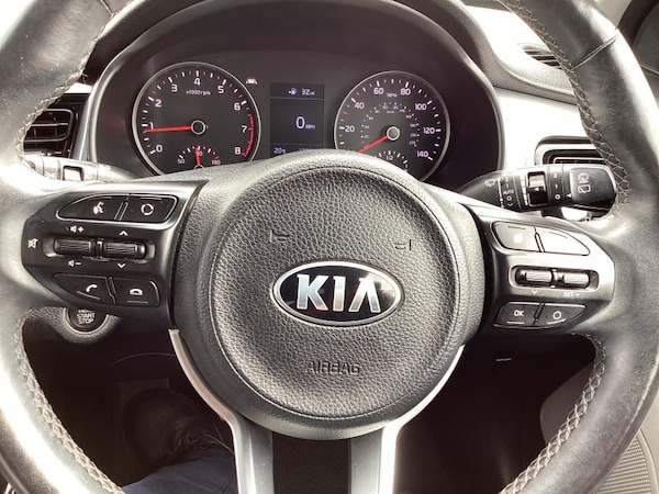 Used Kia Stonic 2019 for sale - 75489850: Photo 29