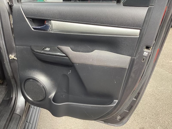 Used Toyota Hilux 2020 for sale - 74634744: Photo 29