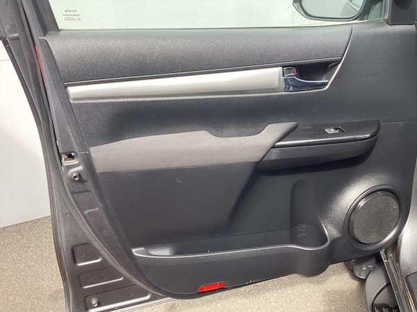 Used Toyota Hilux 2020 for sale - 74634744: Photo 30