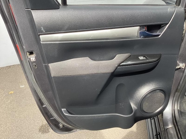 Used Toyota Hilux 2020 for sale - 74634744: Photo 31