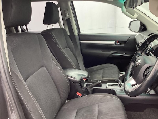 Used Toyota Hilux 2020 for sale - 74634744: Photo 32