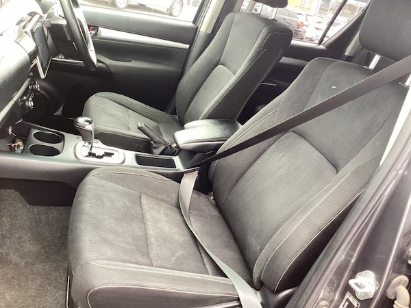 Used Toyota Hilux 2020 for sale - 74634744: Photo 33