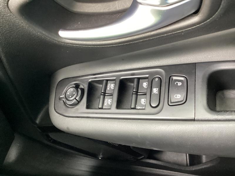 Used Jeep Renegade 2020 for sale - 76038110: Photo 28