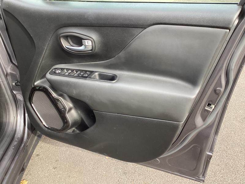 Used Jeep Renegade 2020 for sale - 76038110: Photo 29