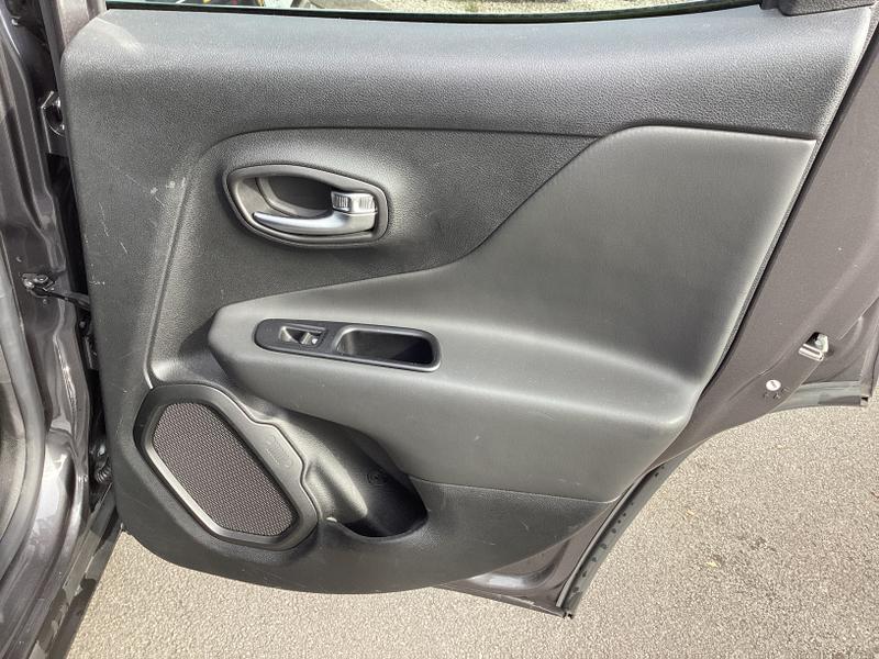 Used Jeep Renegade 2020 for sale - 76038110: Photo 30