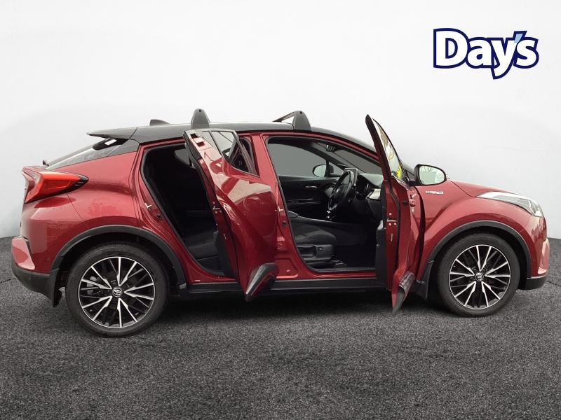 Used Toyota C-HR 2018 for sale - 76882384: Photo 11