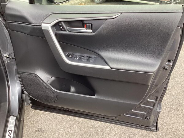 Used Toyota RAV4 2020 for sale - 75428446: Photo 30