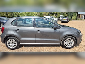 Used Volkswagen Polo 2016 for sale - 79384460: Photo