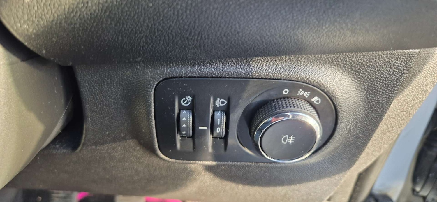 Used Vauxhall ADAM 2014 for sale - 76829781: Photo 19