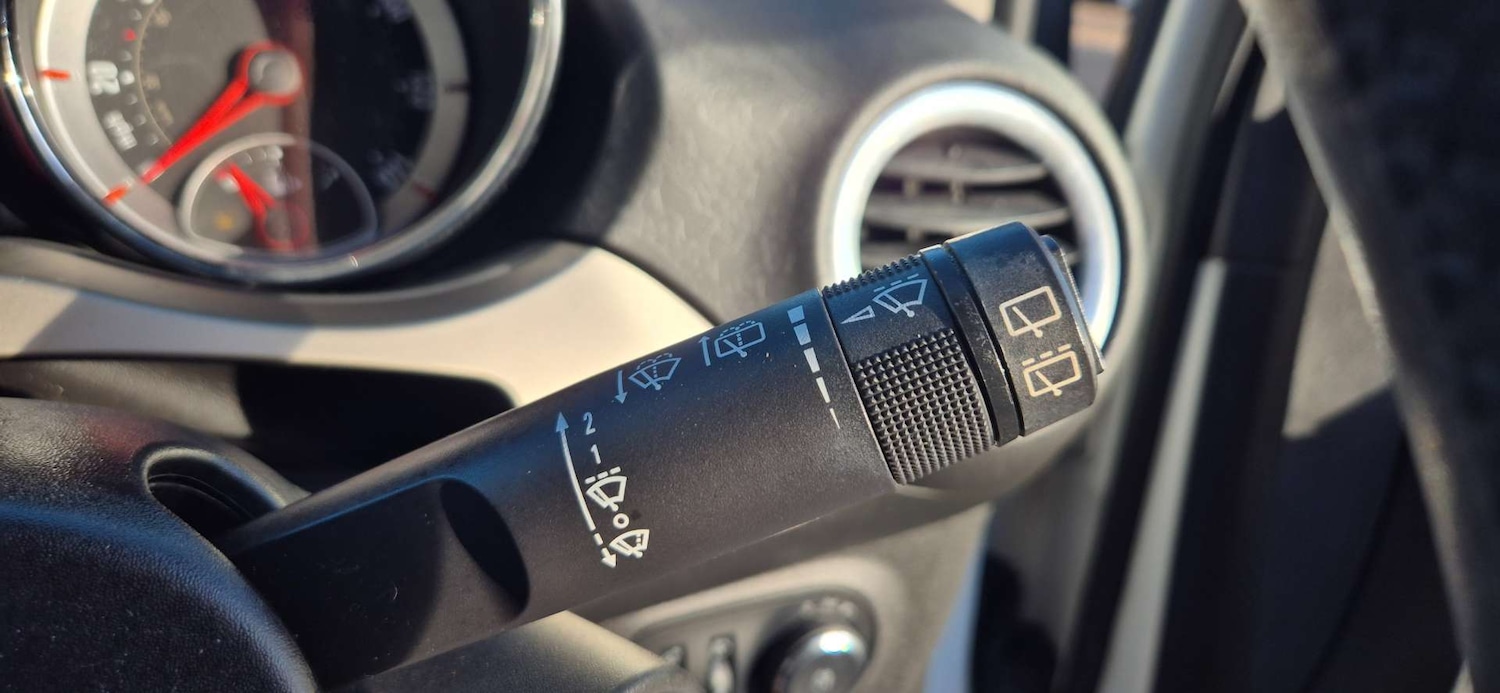 Used Vauxhall ADAM 2014 for sale - 76829781: Photo 24