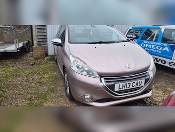 Used Peugeot 208 2013 for sale - 77170329: Photo