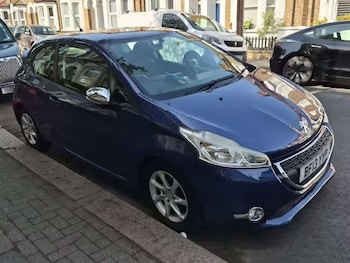 Used Peugeot 208 2013 for sale - 78778733: Photo