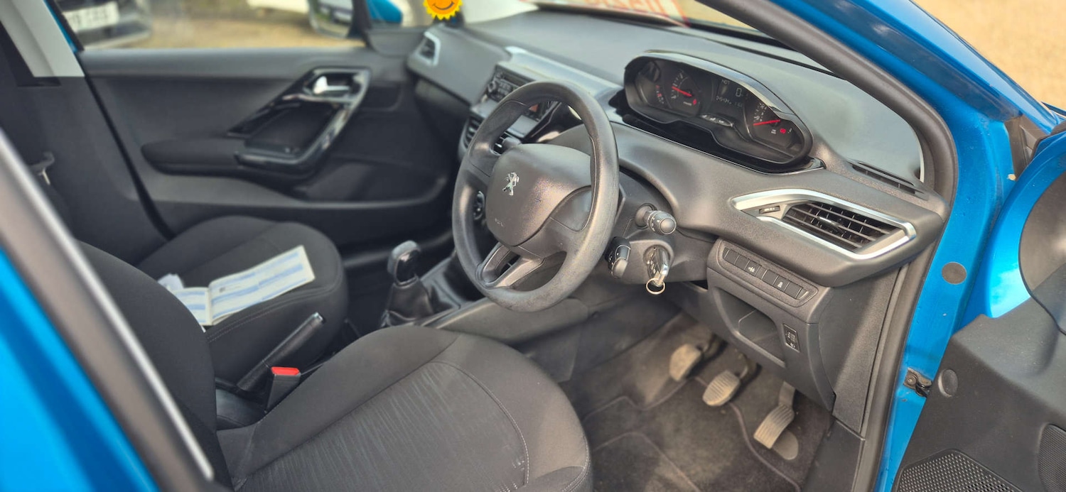 Used Peugeot 208 2012 for sale - 77988232: Photo 19