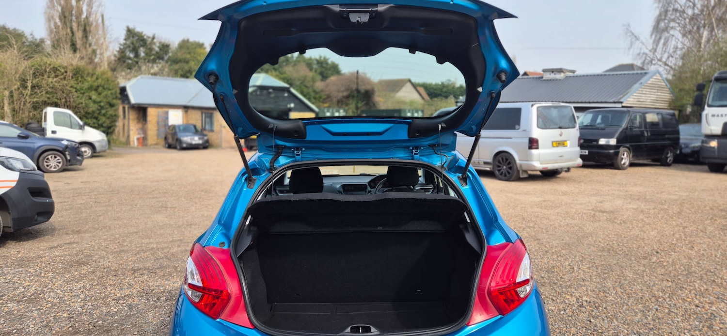 Used Peugeot 208 2012 for sale - 77988232: Photo 21