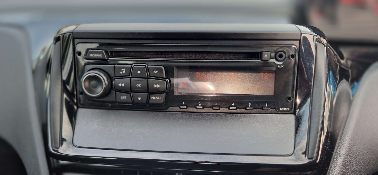 Used Peugeot 208 2012 for sale - 77988232: Photo 27