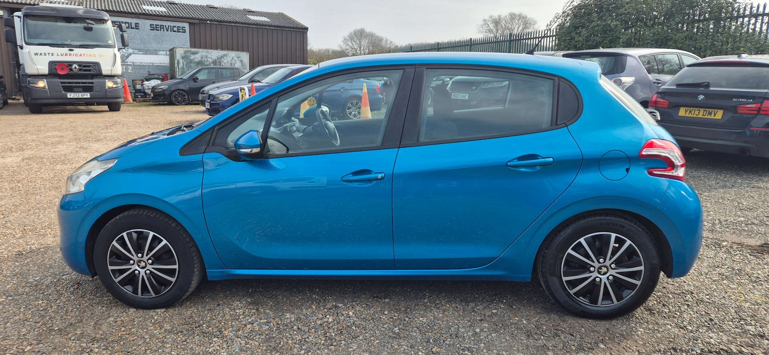 Used Peugeot 208 2012 for sale - 77988232: Photo 7