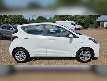 Used Hyundai i10 2018 for sale - 78727406: Photo