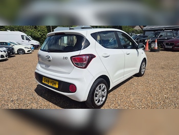 Used Hyundai i10 2018 for sale - 78727406: Photo
