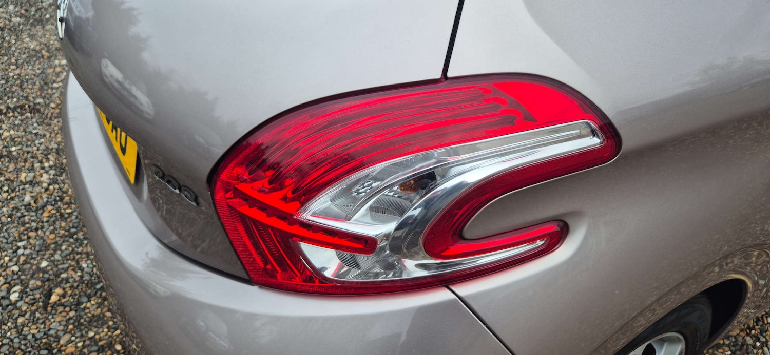 Used Peugeot 208 2013 for sale - 77519448: Photo 14