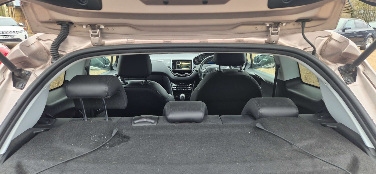 Used Peugeot 208 2013 for sale - 77519448: Photo 16