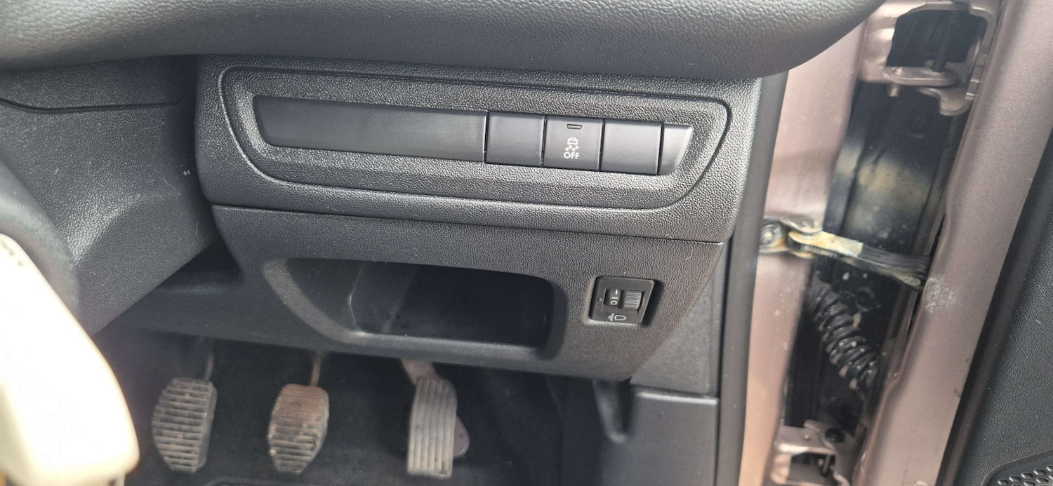 Used Peugeot 208 2013 for sale - 77519448: Photo 19