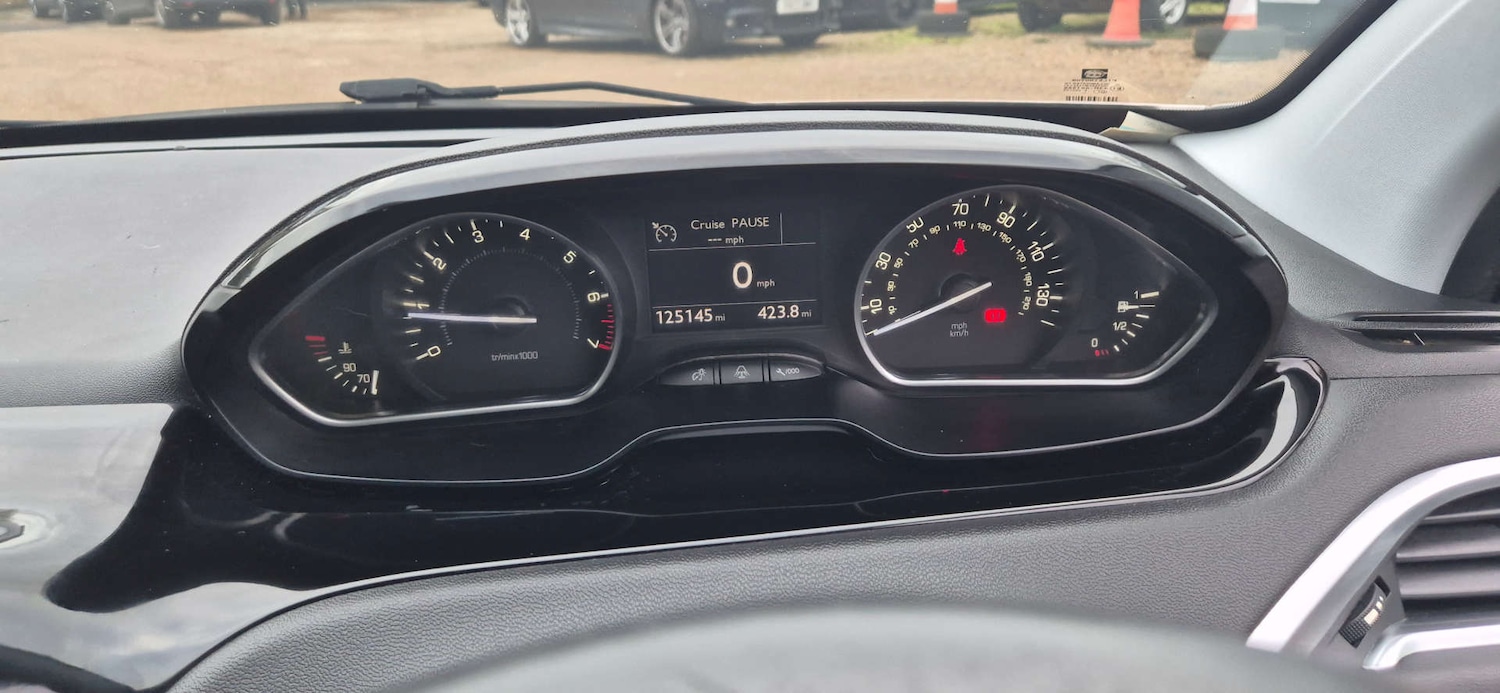 Used Peugeot 208 2013 for sale - 77519448: Photo 25