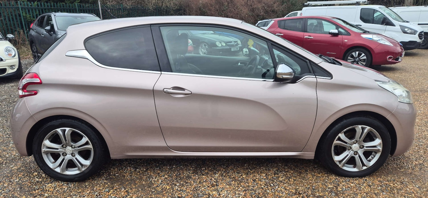 Used Peugeot 208 2013 for sale - 77519448: Photo 3