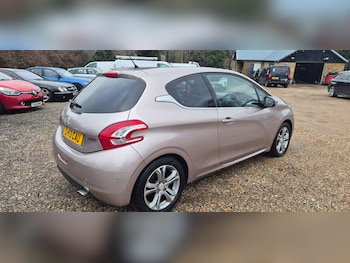 Used Peugeot 208 2013 for sale - 77519448: Photo
