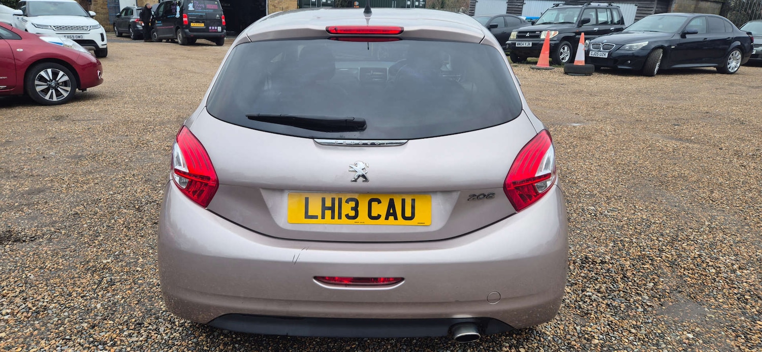 Used Peugeot 208 2013 for sale - 77519448: Photo 5