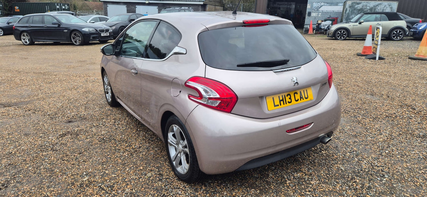 Used Peugeot 208 2013 for sale - 77519448: Photo 6