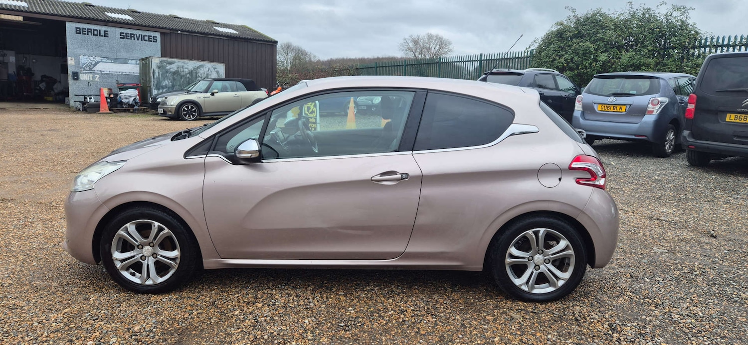 Used Peugeot 208 2013 for sale - 77519448: Photo 7