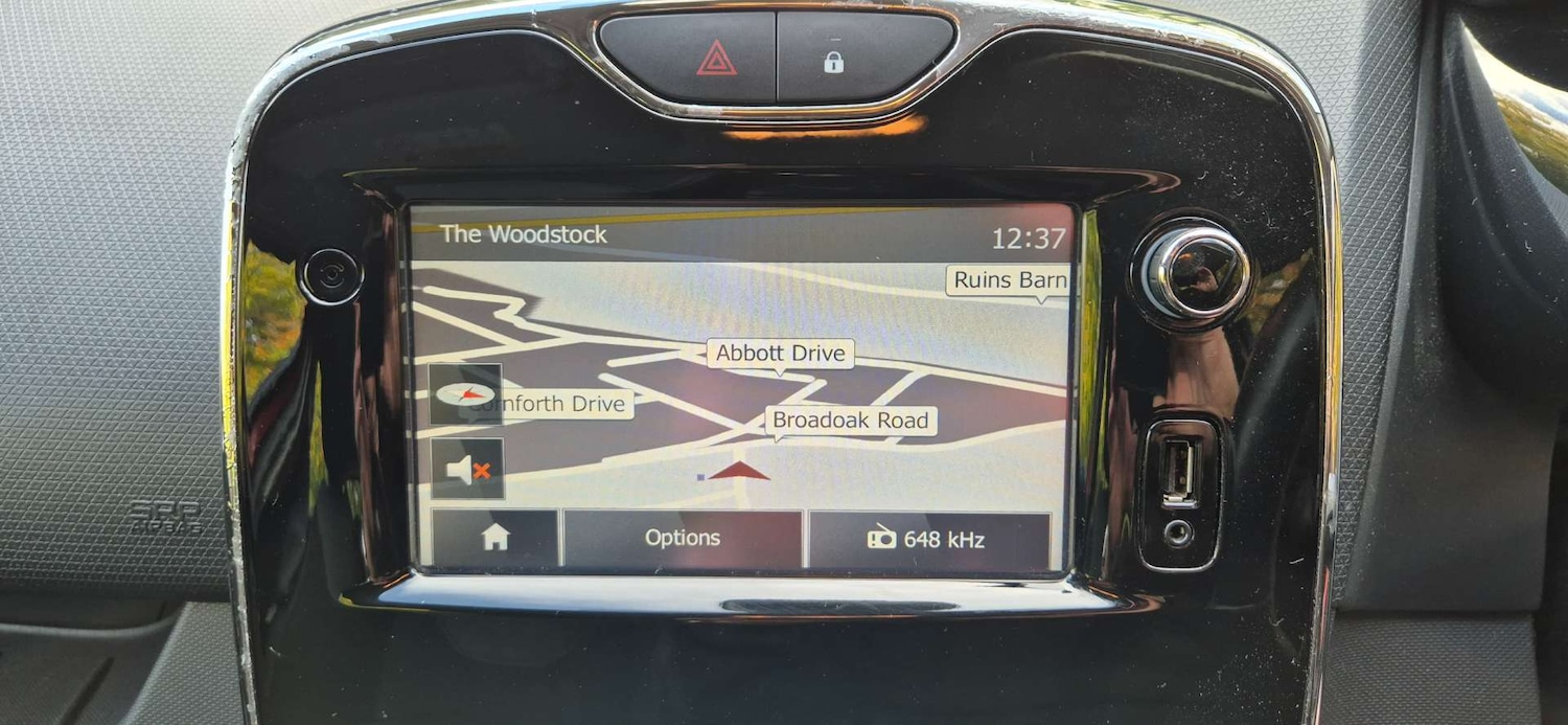 Used Renault Clio 2014 for sale - 76723385: Photo 28