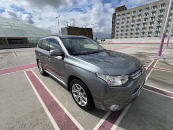 Mitsubishi - Outlander
