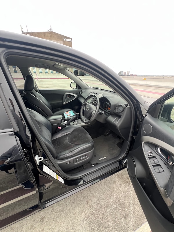 Used Toyota RAV4 2010 for sale - 76246043: Photo 11