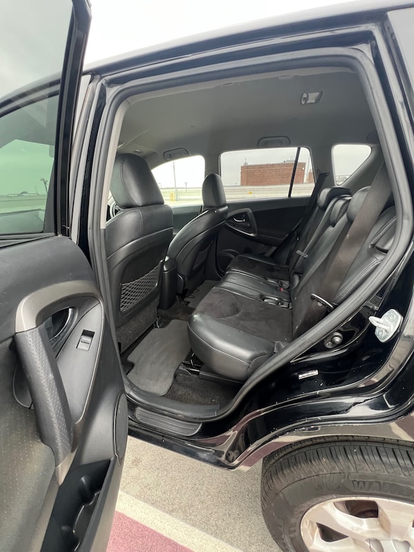 Used Toyota RAV4 2010 for sale - 76246043: Photo 15