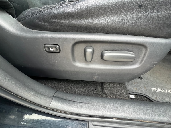 Used Toyota RAV4 2010 for sale - 76246043: Photo 53